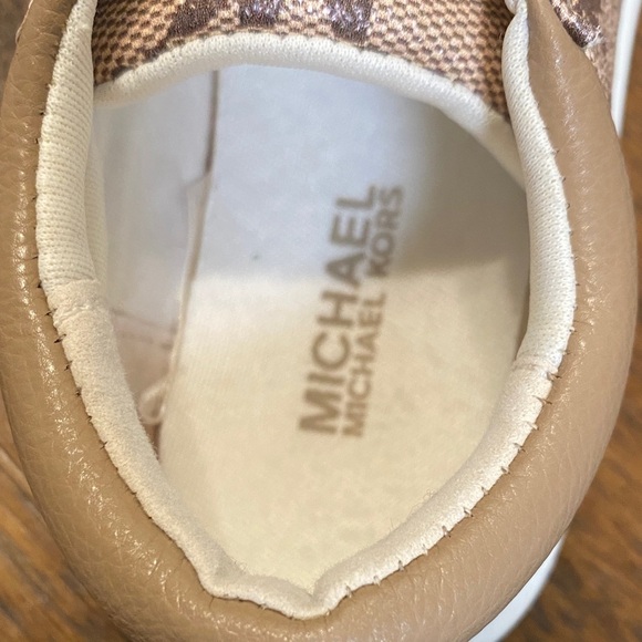 Michael Kors Kids' Beige and Brown Logo Sneakers - Picture 6 of 12